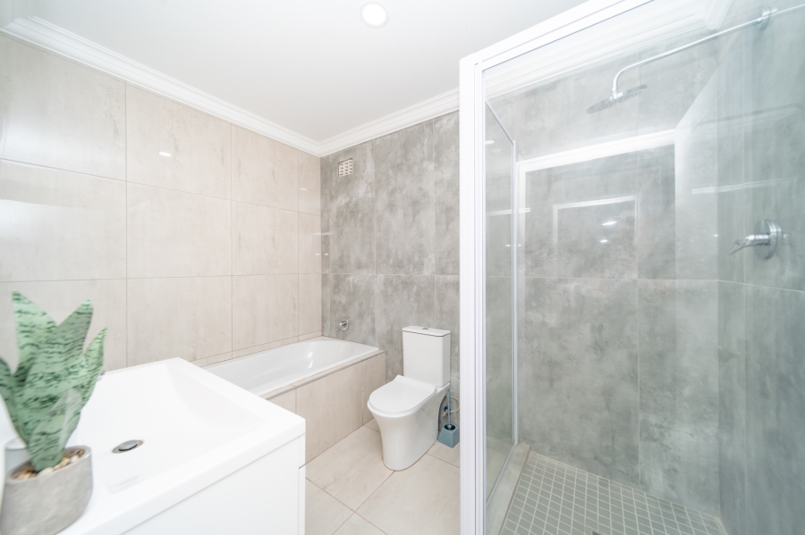To Let 5 Bedroom Property for Rent in Vincent Heights Eastern Cape